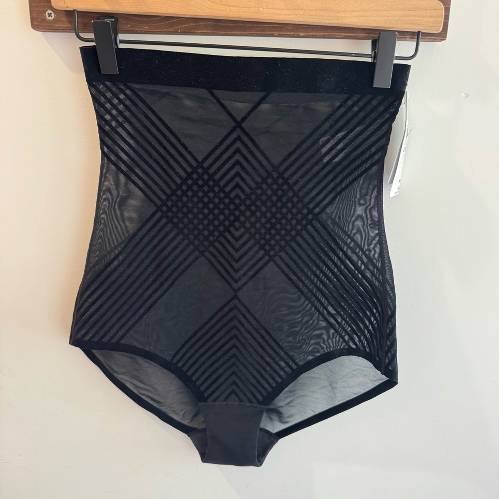 NWT Nancy Ganz High Waisted Shaping Brief Black Large‎